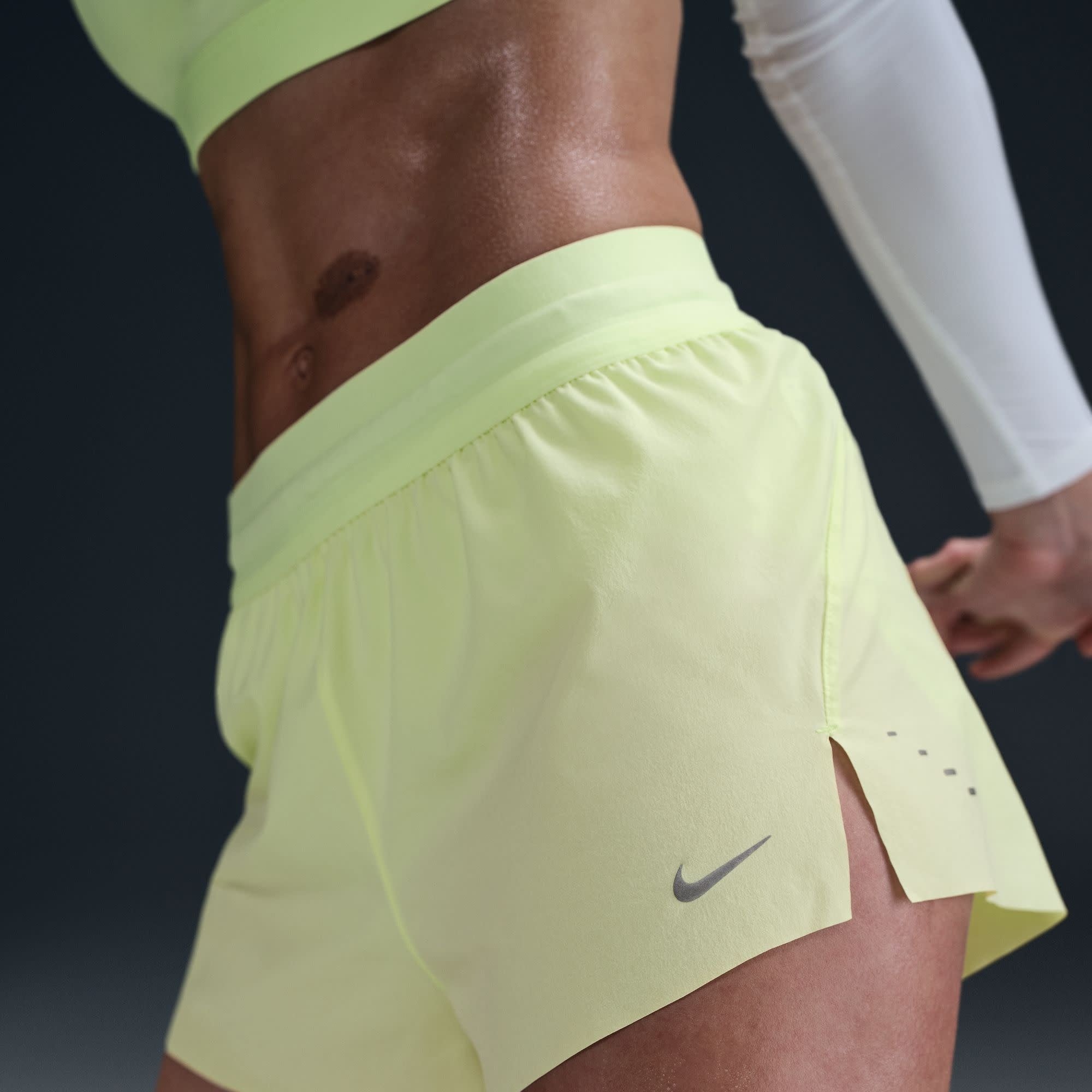 Women's Swift Dri-FIT Mid-Rise 2.5" Shorts