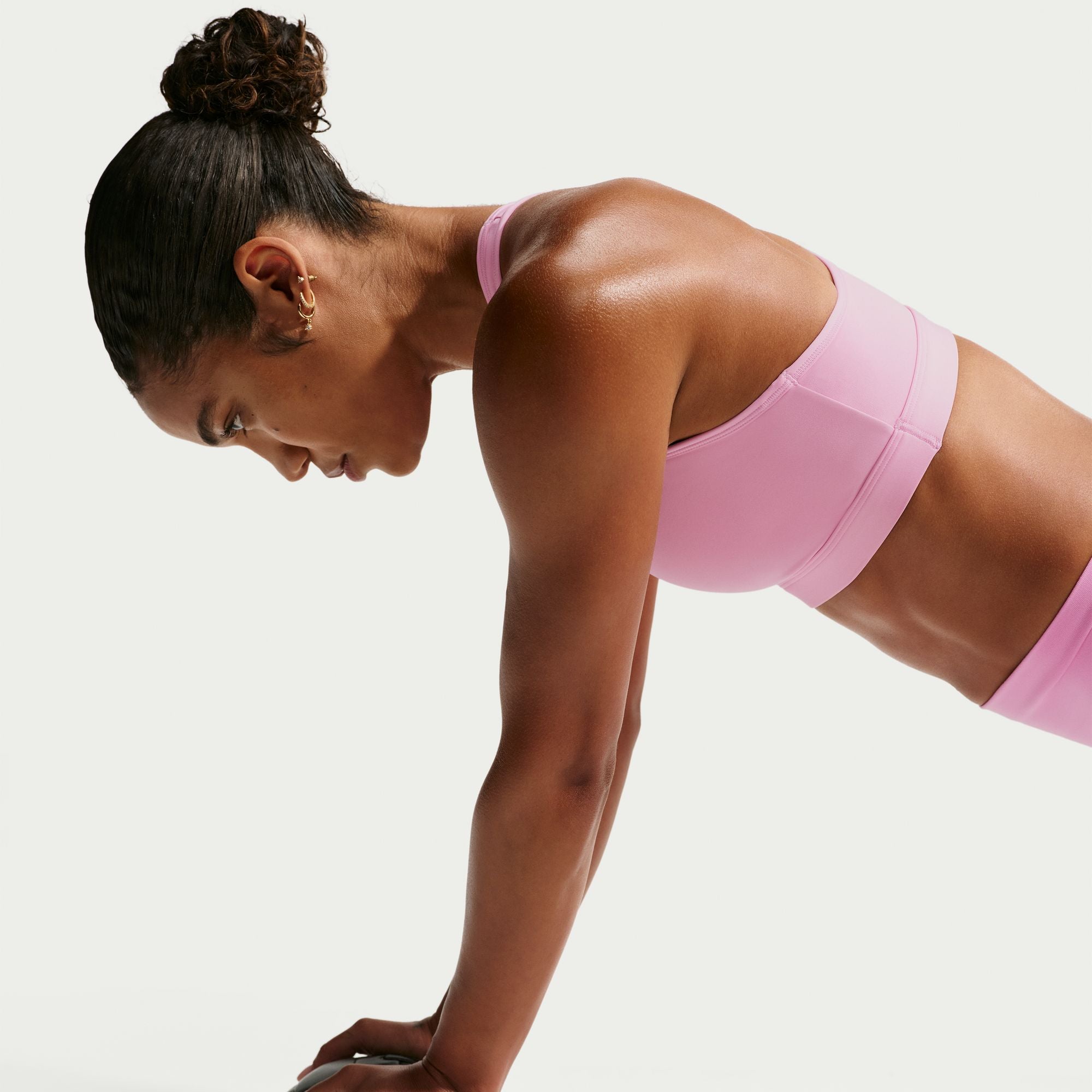 Women's Swoosh Medium-Support Non-Padded Sports Bra