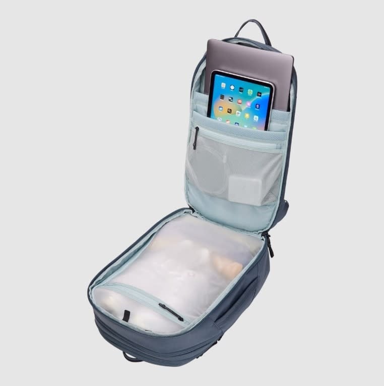 Aion Travel Backpack 28L - Nutria