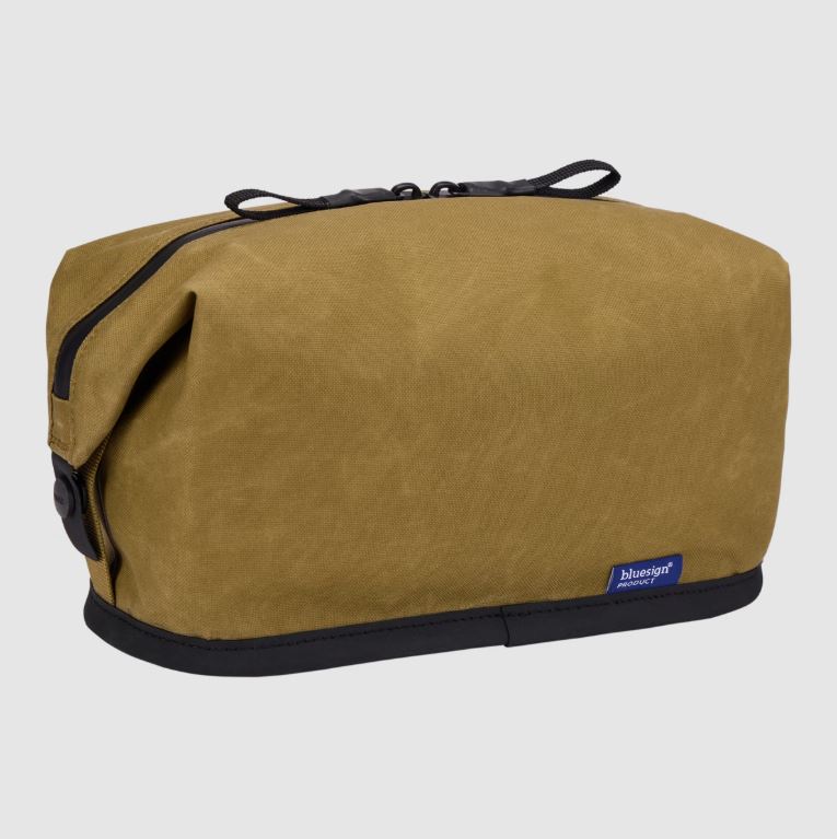 Aion Toiletry Bag